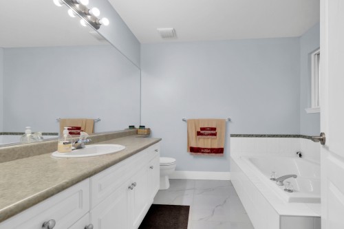 18239 68 Avenue, Surrey, BC 