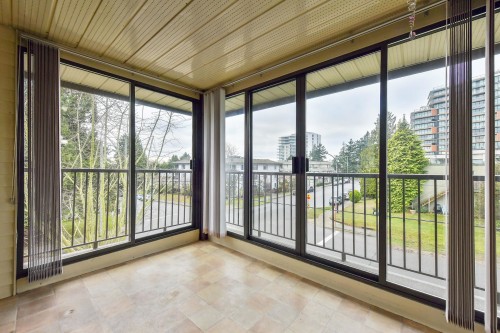 301-15317 Thrift Avenue, White Rock, BC 