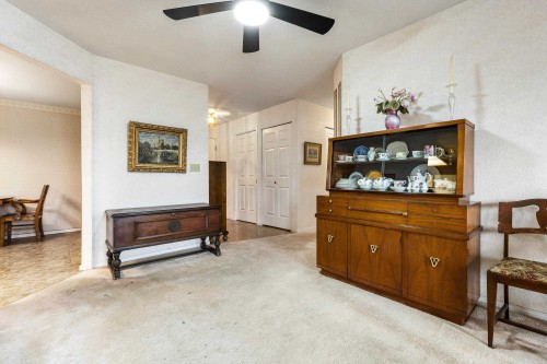 202-33233 E Bourquin Crescent, Abbotsford, BC 