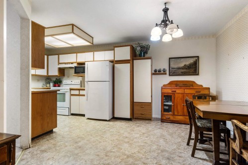 202-33233 E Bourquin Crescent, Abbotsford, BC 