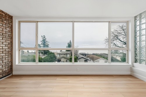 204-15176 Buena Vista Avenue, White Rock, BC 