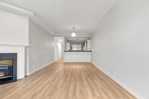 204-15176 Buena Vista Avenue, White Rock, BC 