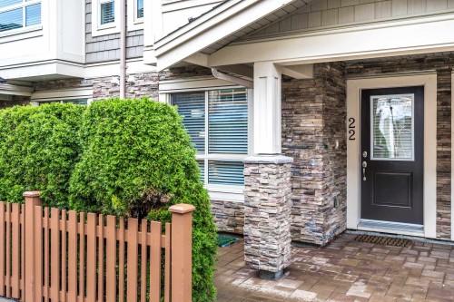 22-19752 55a Avenue  Langley, BC V3A 3X2