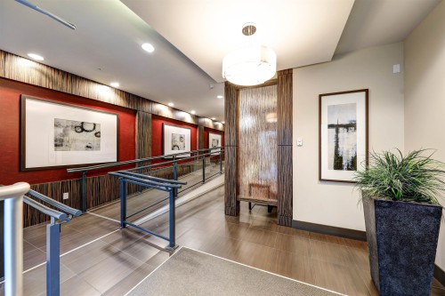 205-2940 King George Boulevard, Surrey, BC 