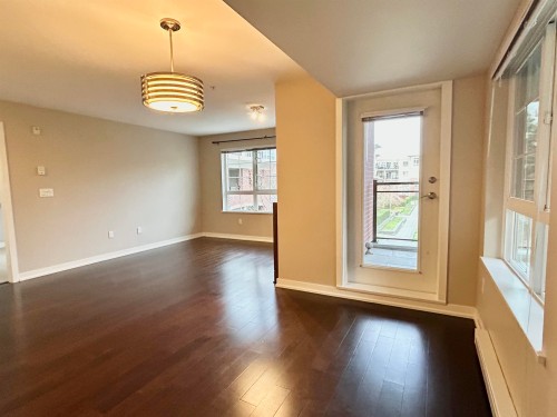 205-2940 King George Boulevard, Surrey, BC 