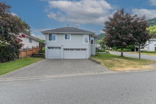 36381 Country Place  Abbotsford, BC V3G 1M2