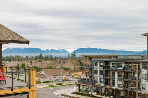 A503-8218 207A Street, Langley, BC 