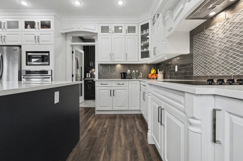 15648 82 Avenue, Surrey, BC 