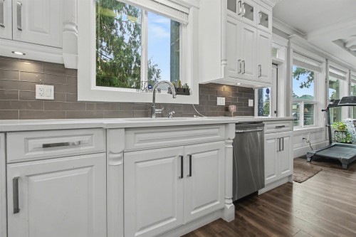 15648 82 Avenue, Surrey, BC 