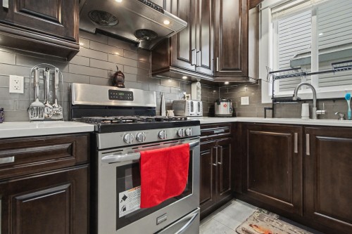 15648 82 Avenue, Surrey, BC 