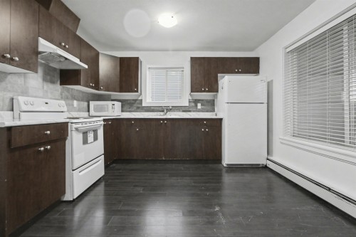 15648 82 Avenue, Surrey, BC 