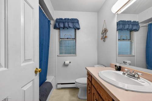 13747 63A Avenue, Surrey, BC 