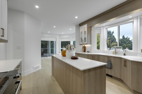 18040 20 Avenue, White Rock, BC 