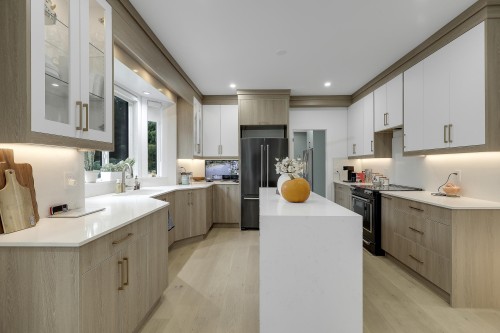 18040 20 Avenue, White Rock, BC 