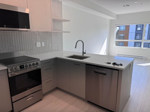 522-10777 138 Street, Surrey, BC 