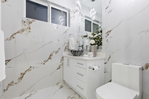 20099 45Th Avenue, Langley, BC 