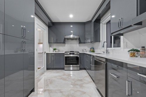 20099 45Th Avenue, Langley, BC 