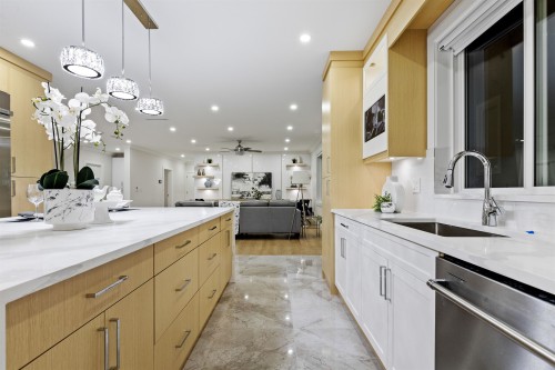 20099 45Th Avenue, Langley, BC 