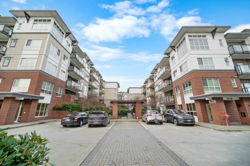 213-6468 195A Street, Surrey, BC 