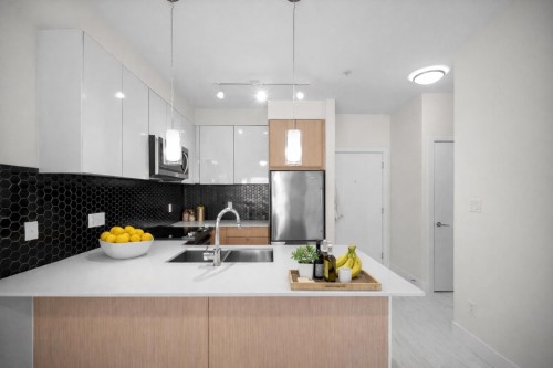 213-6468 195A Street, Surrey, BC 