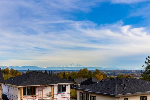 6914 204A Street, Langley, BC 