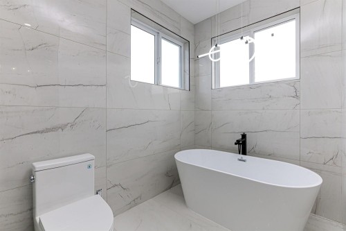 6914 204A Street, Langley, BC 