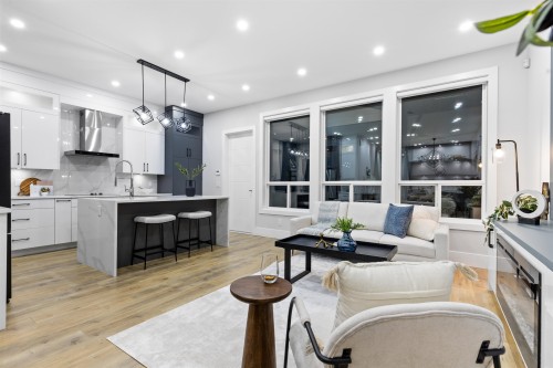 16717 15A Avenue, Surrey, BC 