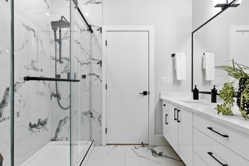 16717 15A Avenue, Surrey, BC 