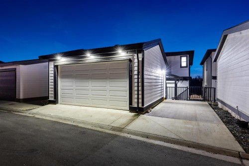 16717 15A Avenue, Surrey, BC 