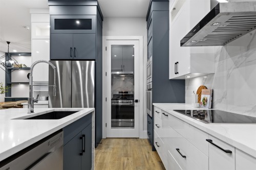 16717 15A Avenue, Surrey, BC 