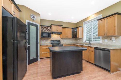 18870 69A Avenue, Surrey, BC 