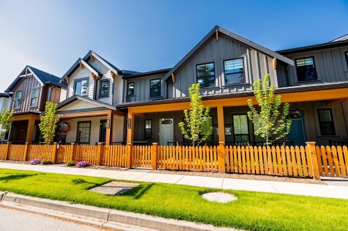 20545 74b Avenue  Langley, BC V2Y 3S8