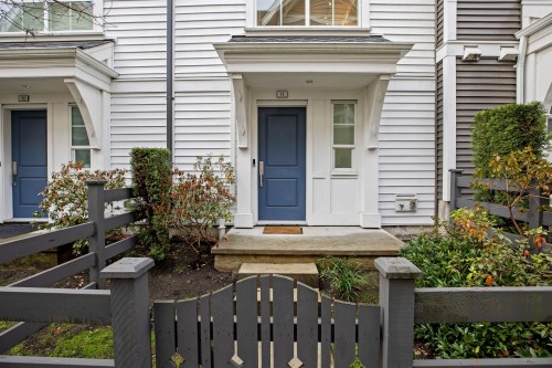 11-2838 Livingstone Avenue  Abbotsford, BC V2T 0J1