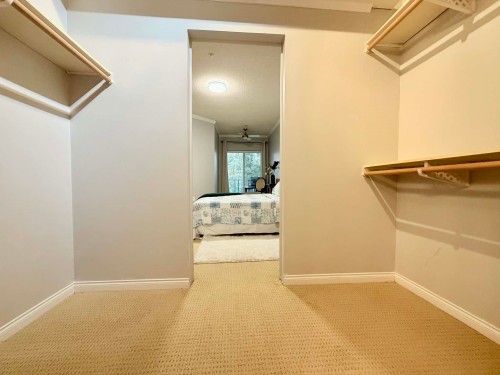 304-5646 200 Street, Langley, BC 