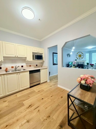 304-5646 200 Street, Langley, BC 