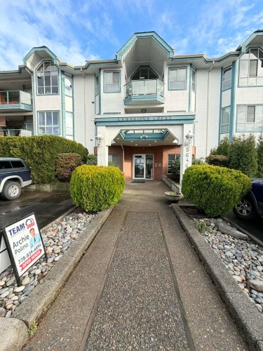 304-5646 200 Street, Langley, BC 