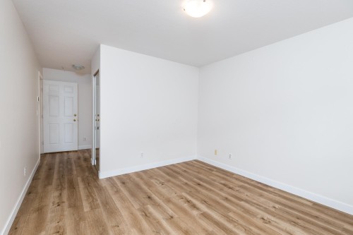 201-15241 18 Avenue, Surrey, BC 