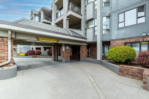 201-15241 18 Avenue, Surrey, BC 