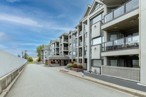 201-15241 18 Avenue, Surrey, BC 