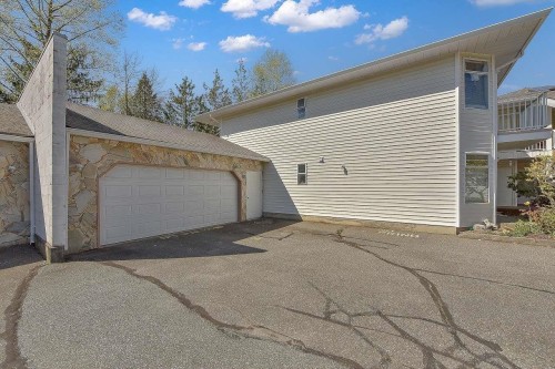 204-7156 121 Street  Surrey, BC V3W 0J6