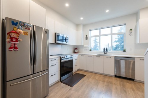 109-15235 Sitka Drive, Surrey, BC 