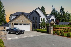 19851 37 Avenue  Langley, BC V3A 2S4