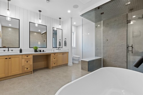 19851 37 Avenue, Langley, BC 