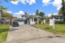 7366 141 Street  Surrey, BC V3W 7L1