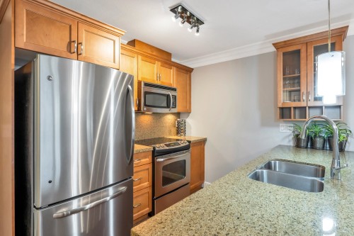 206-15357 Roper Avenue, White Rock, BC 