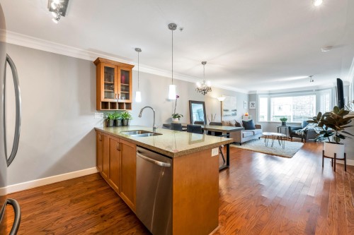 206-15357 Roper Avenue, White Rock, BC 