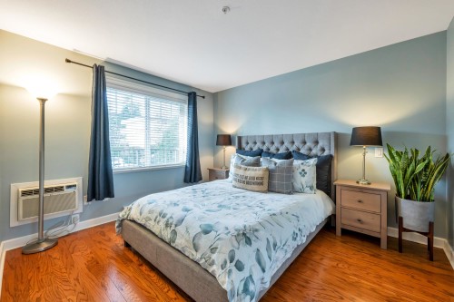 206-15357 Roper Avenue, White Rock, BC 