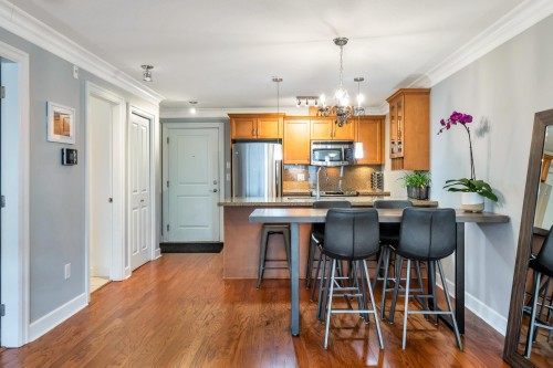 206-15357 Roper Avenue, White Rock, BC 