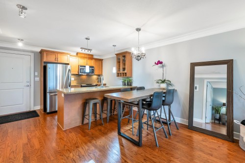 206-15357 Roper Avenue, White Rock, BC 