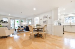 203-15621 Marine Drive  White Rock, BC V4B 1E1